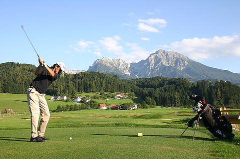 Golfspieler am Golfplatz