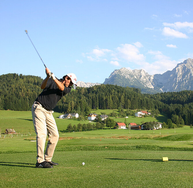 Golfspieler am Golfplatz