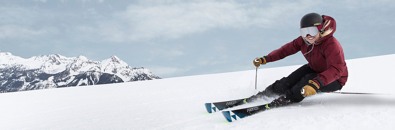 Skifahrer auf Piste