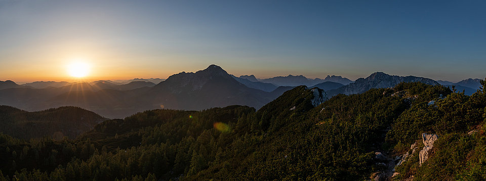 Bergpanorama bei Sonnenuntergang