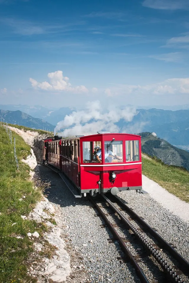schafbergbahn_responsive.20000.20000.noborder.scale.ae3abe6cf8ad969c_Salzburg_AG_Tourismus_GmbH.jpg