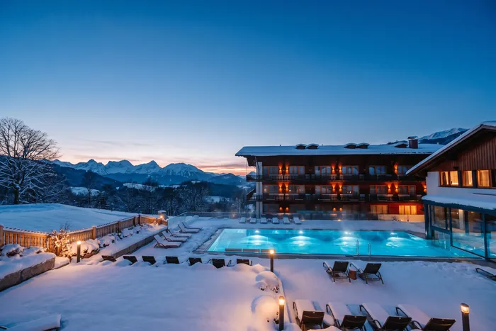 sperlhof-pool-winter.jpg